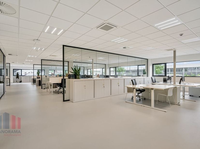 Fantastisch gelegen kantoorruimte van 466 m² te huur gelegen in het bedrijventerrein Groenbek nabij de Expresweg (850 m) met een onmiddellijke verbind