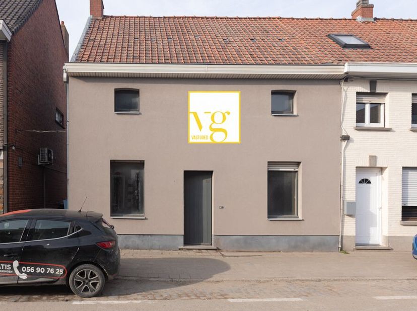 Ontdek deze halfopen te renoveren woning te  Anzegem/Vichte. Met een bewoonbare oppervlakte van 131 m² biedt deze woning de nodige ruimte. Ze beschikt