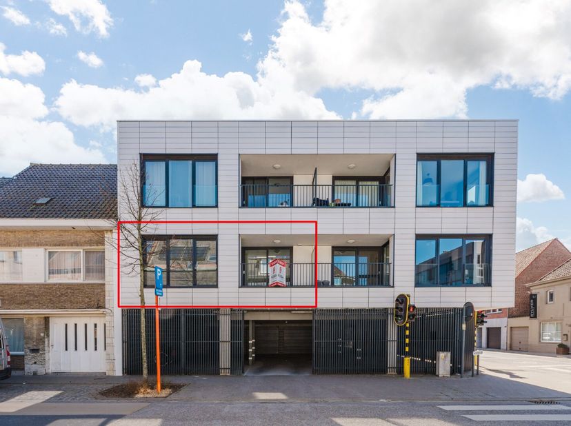 Dit kleinschalig appartement (bouwjaar 2015) vormt de perfecte thuis voor mensen die de nabijheid van centrumfuncties weten te appreciëren. Winkels, s