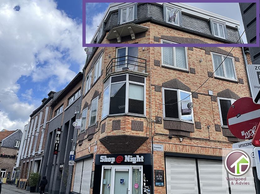 ZUIVELMARKT 19/3, HASSELT:&lt;br /&gt;
Appartement gelegen op de derde verdieping (geen lift) in de binnenstad. &lt;br /&gt;
&lt;br /&gt;
Indeling: Verdieping 3: Inkomh
