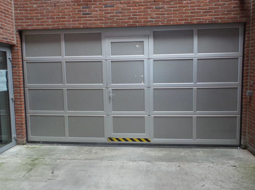 Ben je op zoek naar een veilige en vlot bereikbare parkeerplaats in het centrum van Diepenbeek?&lt;br /&gt;
Deze ondergrondse autostaanplaats in de Paanhuis