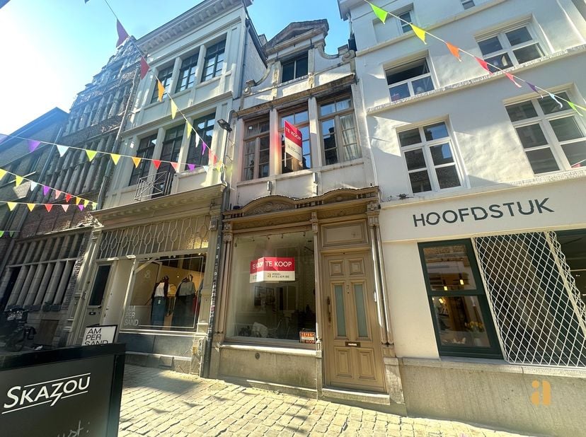 Waar historisch karakter en commerciële mogelijkheden samenkomen!&lt;br /&gt;
Welkom in de Serpentstraat, een charmant en levendig straatje in het hart van