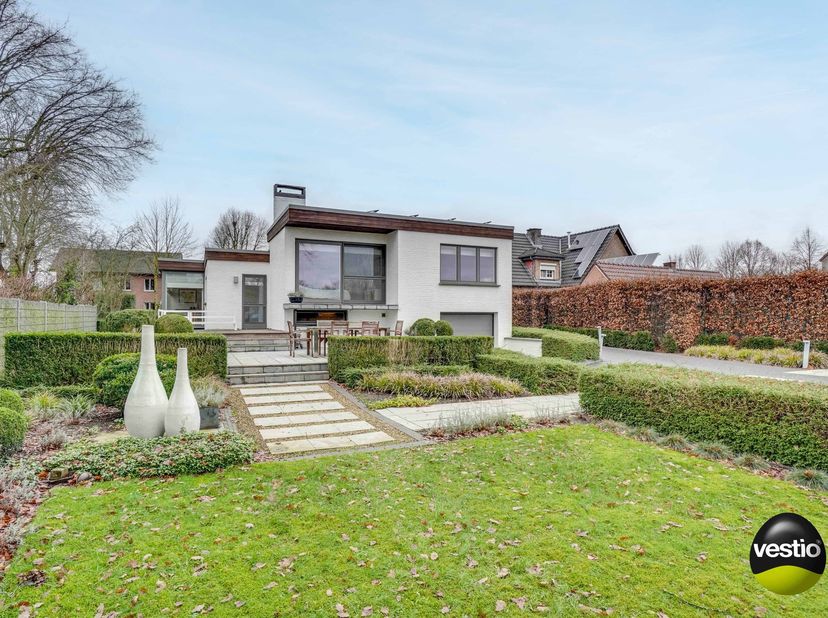 MODERNE, GERENOVEERDE BUNGALOW OP 17,34 ARE&lt;br /&gt;
&lt;br /&gt;
Deze moderne bungalow vinden we terug langs de Heidriesstraat te Oud-Waterschei. Dankzij deze