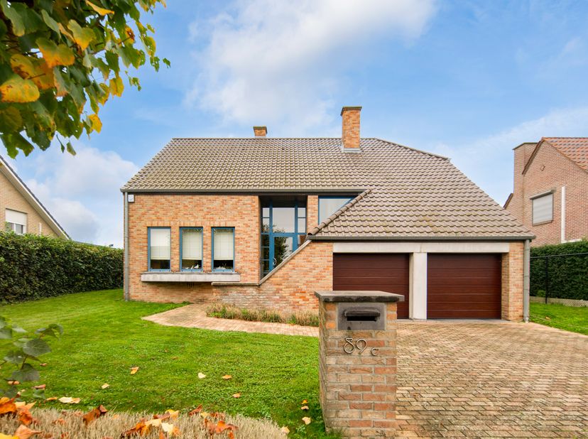 Kom deze eigendom bezichtigen zaterdag 26 april op afspraak en ontdek misschien wel je droomwoning! Maak een afspraak voor je bezoek. Kan je niet kome