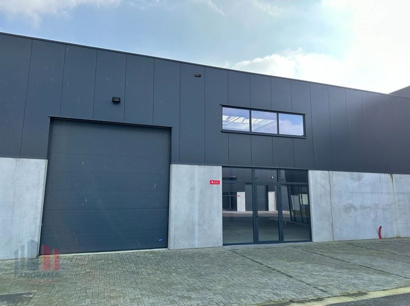Nieuwbouw KMO-unit met een oppervlakte van 197 m² en 2 privatieve parkeerplaatsen te koop nabij de Gauwelstraat met een vlotte verbinding naar de E17
