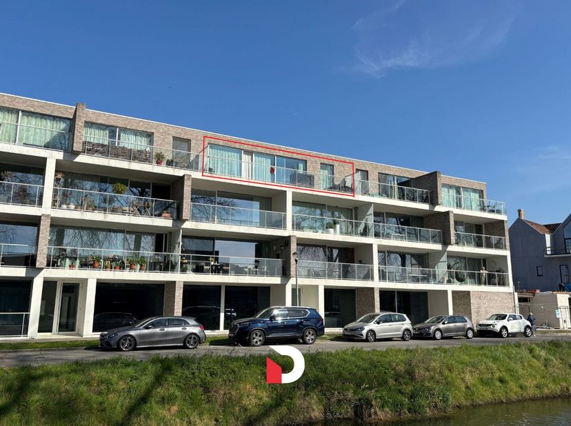 Residentie &#039;De Waterkant&#039;, moderne residentie op een goede ligging op fietsafstand van centrum Brugge, nabij de ring en in de nabijheid van winkels. H