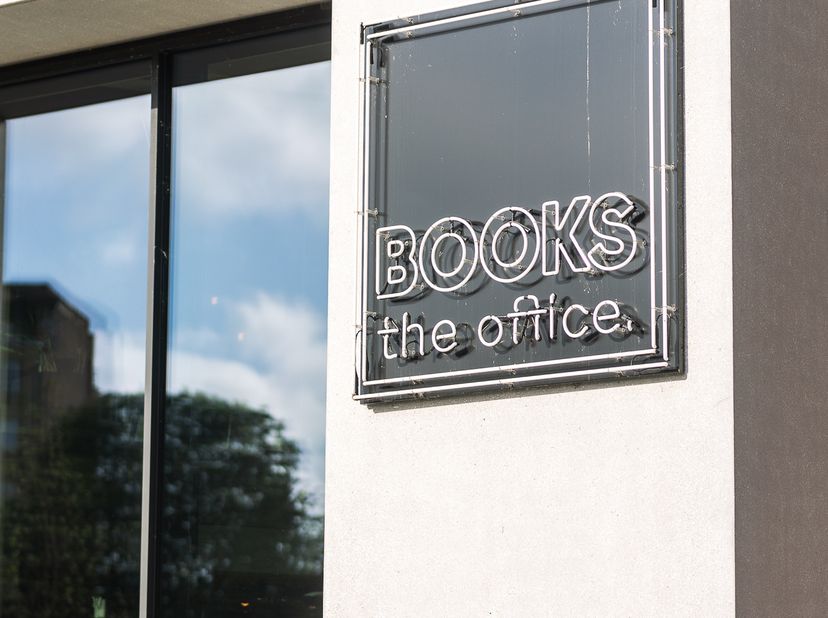 Welkom bij Books The Office: jouw werkplek in hartje Hasselt &lt;br /&gt;
 &lt;br /&gt;
Onze kantoorruimtes en flexplekken in een modern kader bieden de perfecte