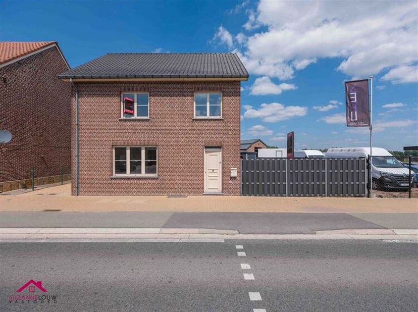 Gerenoveerde, instapklare vrijstaande woning, voorzien van studio met eigen ingang, in het centrum van Opitter&lt;br /&gt;
KIJKDAG zaterdag 07/06, tussen 12