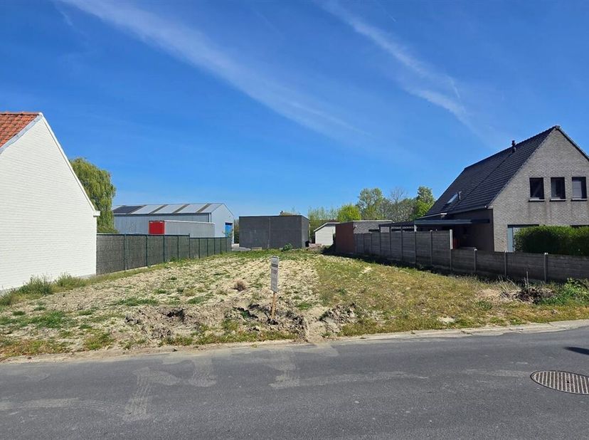 Terrain à bâtir de 535m² à Beveren-Leie !&lt;br /&gt;
Belle orientation sur un site extrêmement calme !&lt;br /&gt;
A seulement 300m du terrain de football et des