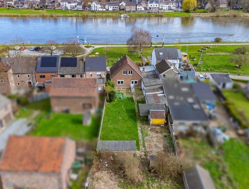                                         Maison à vendre à Lanaye, € 330.000
