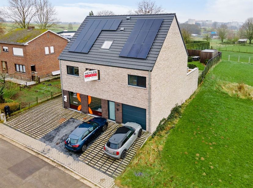 De Bremstraat in Leuven is een rustige straat in een residentiële wijk, net buiten het stadscentrum. De ligging biedt een ideale combinatie van een gr