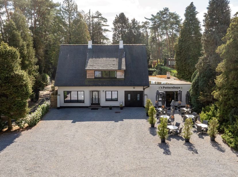Bien professionnel à vendre
                    à 2360 Oud-Turnhout