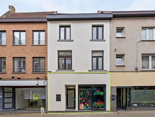                                         Bureaux à louer à Halle, € 850
