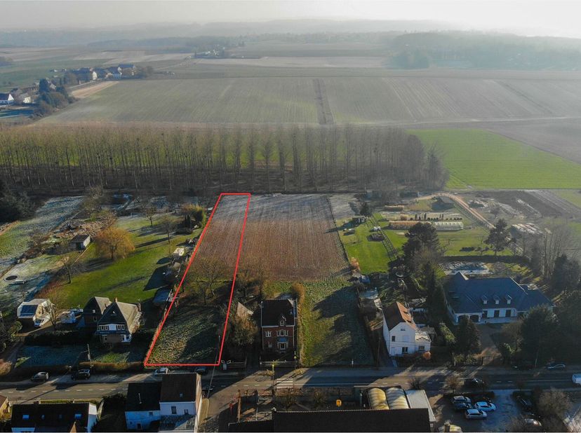 Terrain à bâtir situé à Maleizen, proche d&#039;écoles, de transports en commun et de la E411&lt;br /&gt;
Le terrain à bâtir a une superficie de +/-25are85ca, un