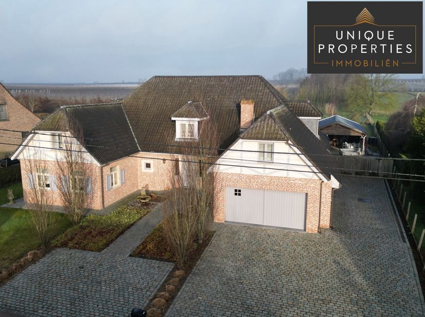 Exclusieve instapklare villa in het prachtige Hageland! BEKIJK FILM OP ONZE EIGEN WEBSITE www.unique-properties.be&lt;br /&gt;
Unique Properties verkoopt de