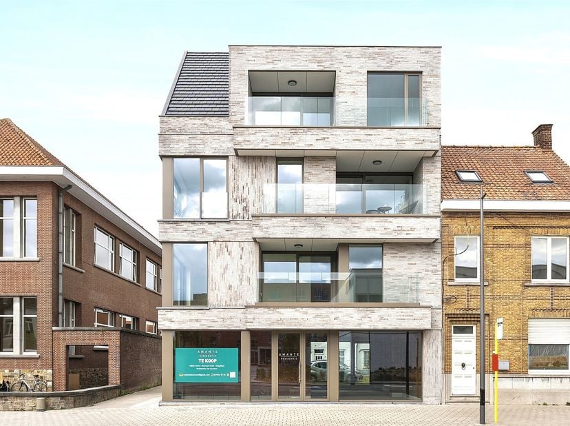 Luxe-appartement, afgewerkt met de beste materialen! 6% BTW mogelijk! Topgelegen, in de nabijheid van openbaar vervoer, winkels, scholen, in het CENTR