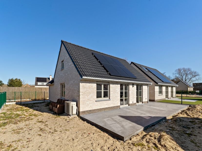Westhinder II is een vakantiedomein gelegen op een boogscheut van de beschermde duinen van Koksijde in een oase van rust. Deze woning is subliem afgew