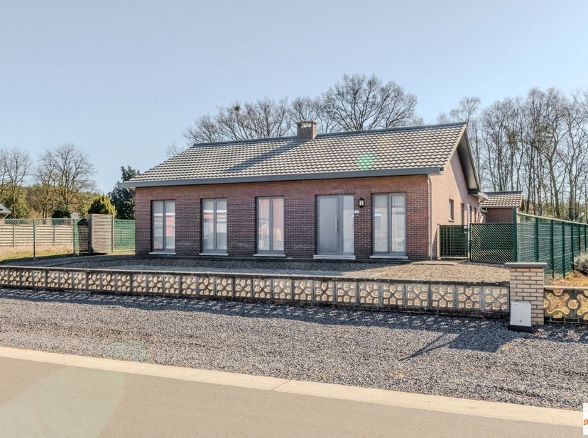 Charmante gelijkvloerse woning in een landelijke omgeving  Instapklaar en energiezuinig&lt;br /&gt;
In een rustige, groene omgeving bevindt zich deze pracht