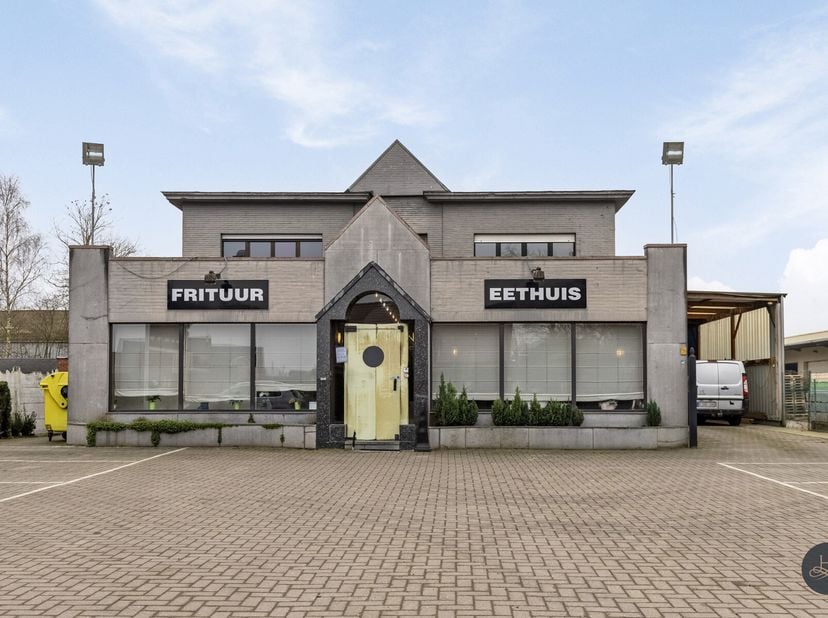 Bien professionnel à vendre
                    à 3191 Hever