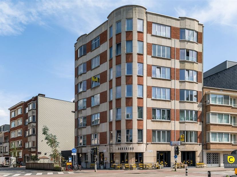 Studio clé en main dans un immeuble art déco - idéal pour un investissement ou un premier logement&lt;br /&gt;
Découvrez ce charmant studio de 32 m² efficac