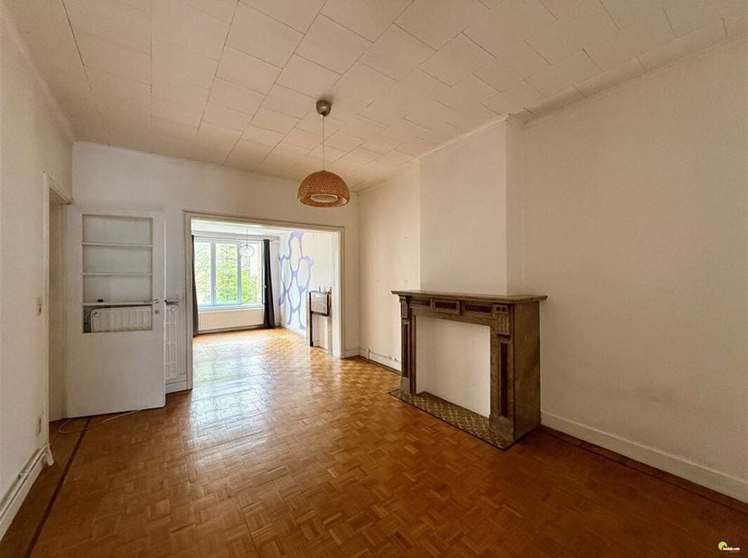 Dans le quartier animé d&#039;Anvers Sud, à proximité des restaurants, des cafés et du KMSKA, nous trouvons cet appartement lumineux d&#039;une chambre à couche