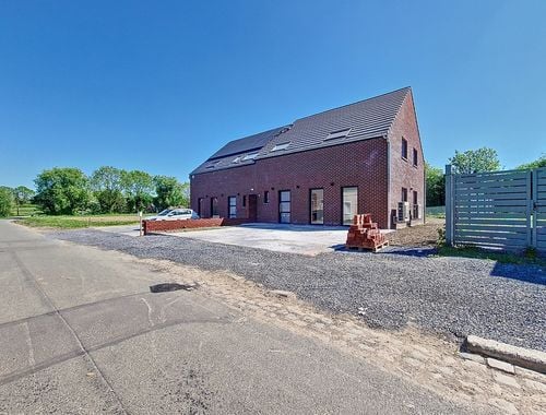                                         Woning te koop in Blaugies, € 400.000
