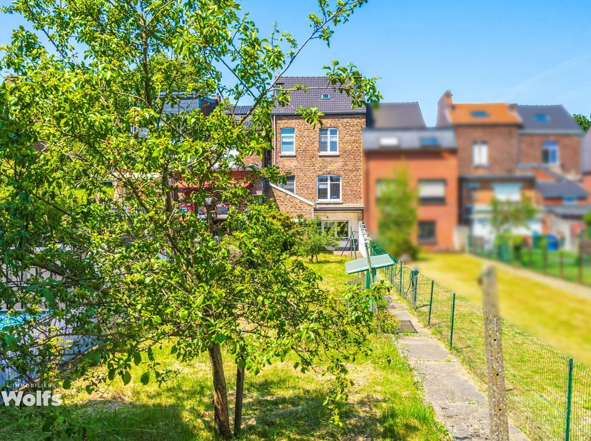 L&#039;Immobilière Wolfs a le plaisir de vous présenter cette spacieuse maison avec garage et jardin. Profitez d&#039;une confortable surface habitable de 145 m
