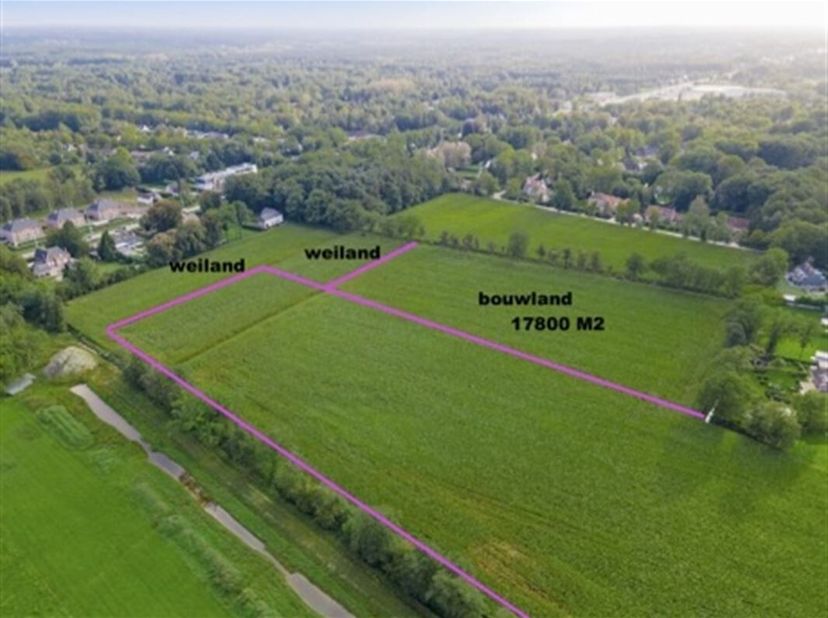 Perceel bouwland gelegen in centrum van Sint Antonius Zoersel. Geschikt voor gewassen en teelt. &lt;br /&gt;
Gelegen in landschappelijk waardevol agrarisch