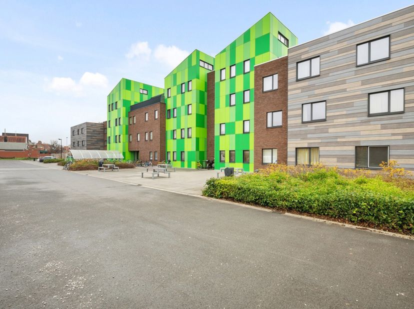 Appartement à vendre
                    à 8200 Sint-Michiels