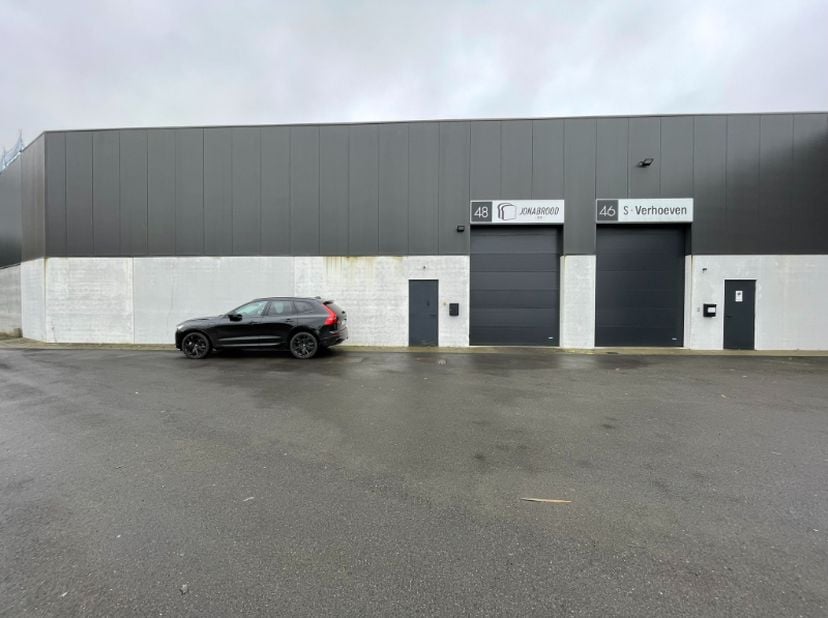 Bien professionnel à louer
                    à 9060 Zelzate
