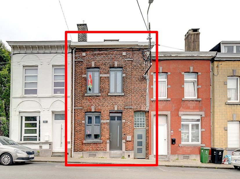 Visite virtuelle : https://my.matterport.com/show/?m=ffSNoUkQQey - L&#039;agence immobilière SCIARA a le plaisir de vous présenter cette très belle maison