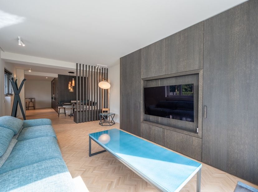 Prachtig tuinappartement met 3 volwaardige slaapkamers in een villa residentie, gelegen in een paadje op een topligging in het Zoute op enkele stappen