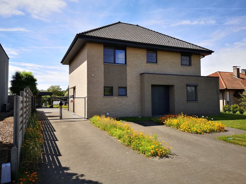 Maison à vendre
                    à 2400 Mol