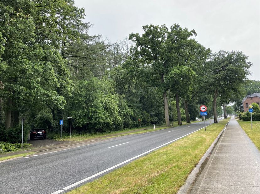 Droomt u ervan om uw eigen woning te bouwen op een uitzonderlijke locatie? Dan is dit uw kans! Deze bouwgrond langs de Kempenseweg, op de hoek met de