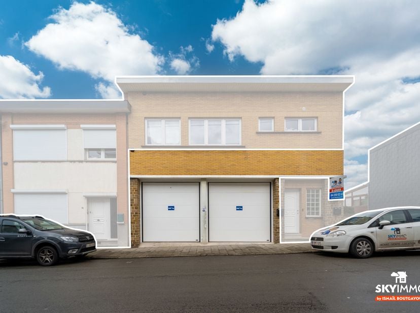 L&#039;agence SKYIMMO vous propose ce bel entrepôt de 210 m2 en excellent état, situé à proximité SERAING. La surface est composée comme suit :&lt;br /&gt;
ENTRE