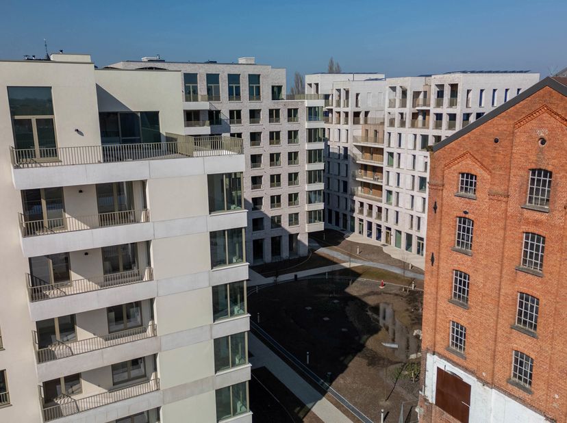 Situation :&lt;br /&gt;
&quot;Liv-De Molens&quot; est un projet résidentiel situé le long de la Lys et au milieu d&#039;un grand parc à Deinze. Conçu dans le respect de l&#039;