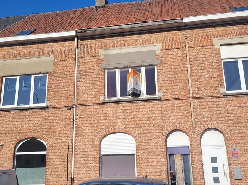 In de stadsrand van Aalst vind je deze gezellige stadswoning met tal van mogelijkheden.&lt;br /&gt;
Deze stadswoning heeft een aparte inkom, een grote woonk
