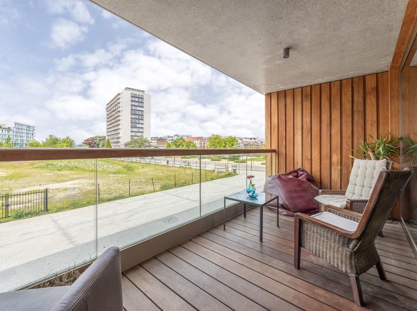 Tussen het charmante Zuid en het befaamde Nieuw Zuid bevindt zich dit unieke appartement op de eerste verdieping van het recente complex &quot;The Residenc