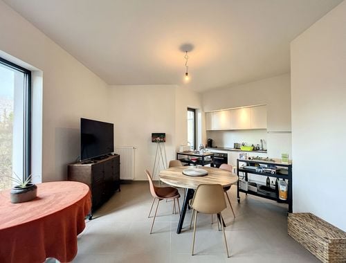                                         Studio avec coin lit à louer à Woluwe-Saint-Lambert, € 970
