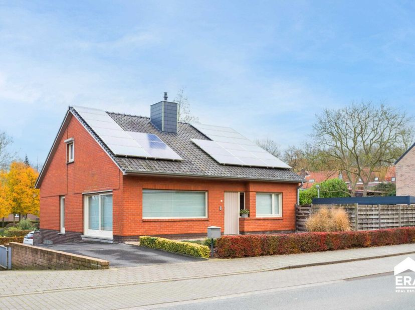 Charmante villa in het hart van Kemmel In het centrum van Kemmel vindt u deze charmante villa die comfort, ruimte en energiezuinigheid combineert. De
