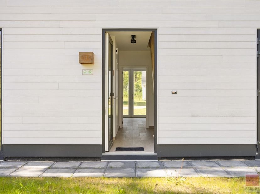 Ruime vakantiewoning (model Narvik) met een woonoppervlakte van ca. 128m² gelegen op een perceel van 511m², de vakantiewoning heeft 3 slaapkamers en w
