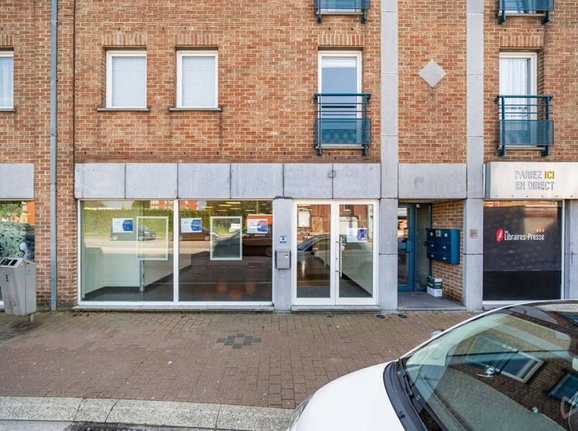 OPTION OPTION OPTION&lt;br /&gt;
We Invest Liège et Julie ont le plaisir de vous proposer à la vente ce rez-de-chaussée commercial.&lt;br /&gt;
Idéalement situé a