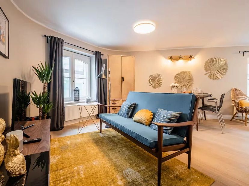 Sint-Gillis - Uitstekende locatie tussen Châtelain en Parvis de St Gilles. Zeer goede huurinvesteringspand direct naast het Hilton Garden Inn Brussels