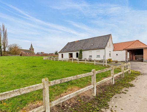                                         Hoeve te koop in Mourcourt, € 649.000
