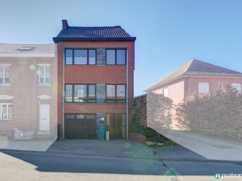 RUIME GEZINSWONING MET 3 SLAAPKAMERS, GARAGE EN TUIN TE TONGEREN&lt;br /&gt;
&lt;br /&gt;
*** Bekijkt U dit appartement via een aanverwante website? Surf dan naar