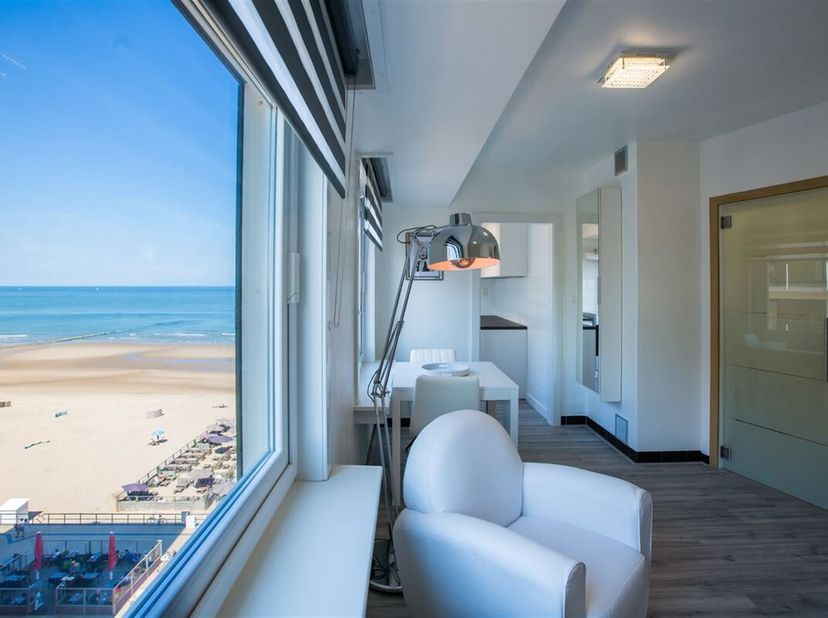À vendre : studio prêt à emménager dans la résidence Les Goélands, un immeuble situé sur la digue de Middelkerke. Bien que le studio ne dispose pas du