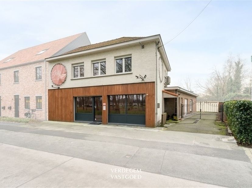 Ligging&lt;br /&gt;
Doornzeledries is een prachtige historische dries met molensite. &lt;br /&gt;
Je kunt er wandelen en fietsen, er is een immens speelterrein en