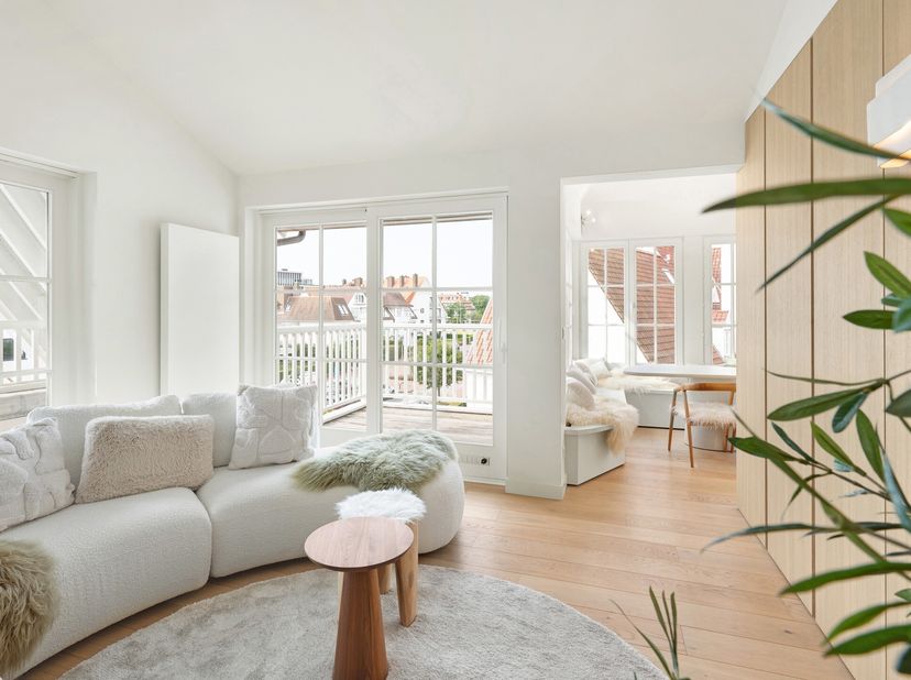 Bienvenue dans cet appartement magnifique, idéalement situé dans l&#039;avenue Bayaux, à seulement 100 mètres de la plage. Cet appartement se trouve dans u