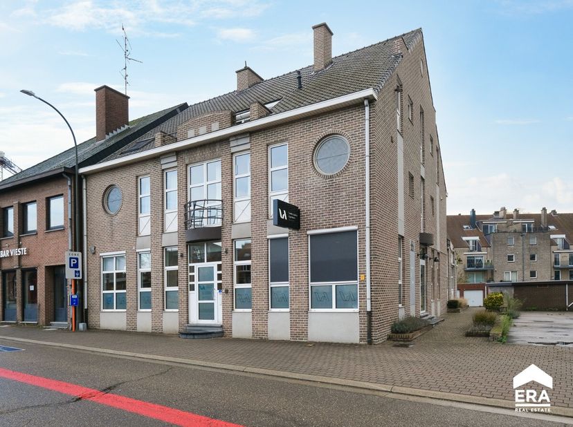 Bien professionnel à vendre
                    à 3740 Bilzen