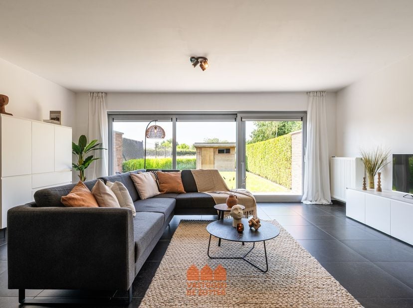 Dit ruim appartement bevindt zich in een kleinschalige en verzorgde residentie, gelegen op een rustige en tevens centrale locatie. Hier geniet u van h